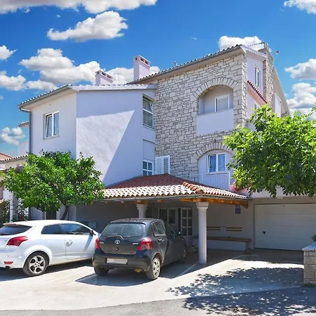 Gæstehus Double With Pool 2261 Medulin