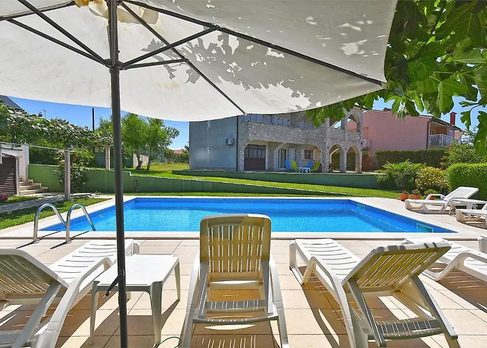 Casa de hóspedes Double With Pool 2261 3*