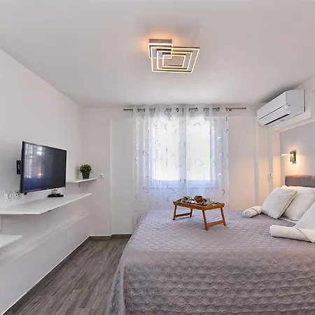 Double With Pool 2261 Penzion