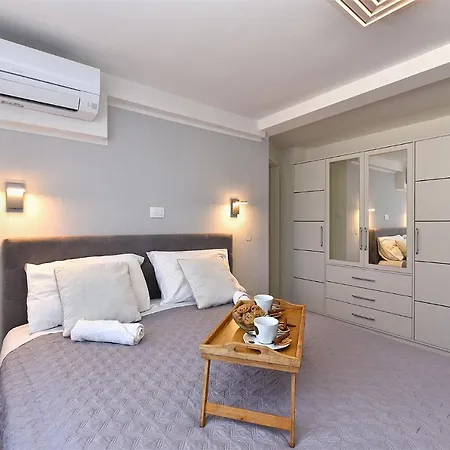 Double With Pool 2261 Medulin