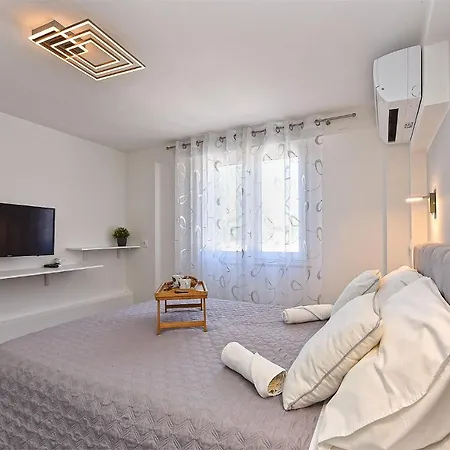 Penzion Double With Pool 2261 Medulin