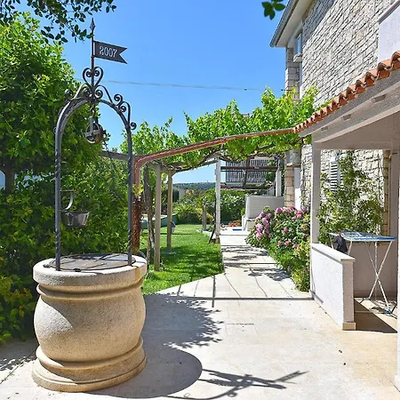 Penzion Double With Pool 2261 3*