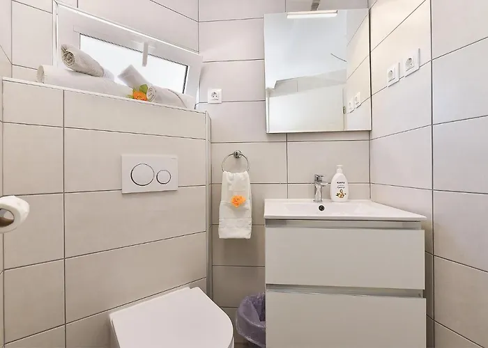 Gostinjska kuća Double With Pool 2261 3*