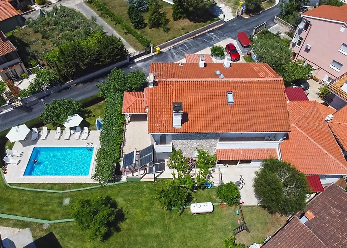 Gostinjska kuća Double With Pool 2261 3*