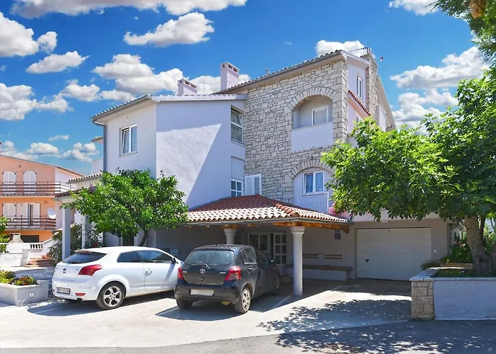 Konukevi Double With Pool 2261 Medulin