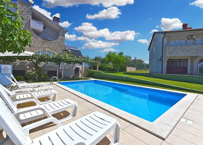 Double With Pool 2261 3* Medulin