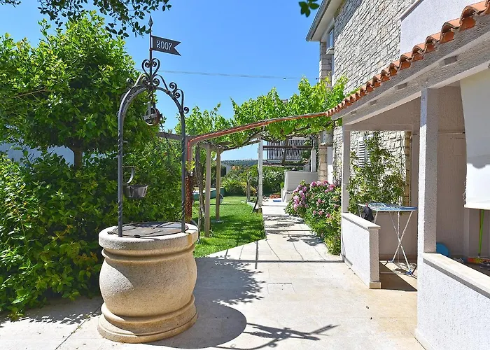 Konukevi Double With Pool 2261 3*